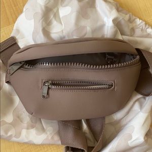 NWT Dafne Dover Fanny Pack